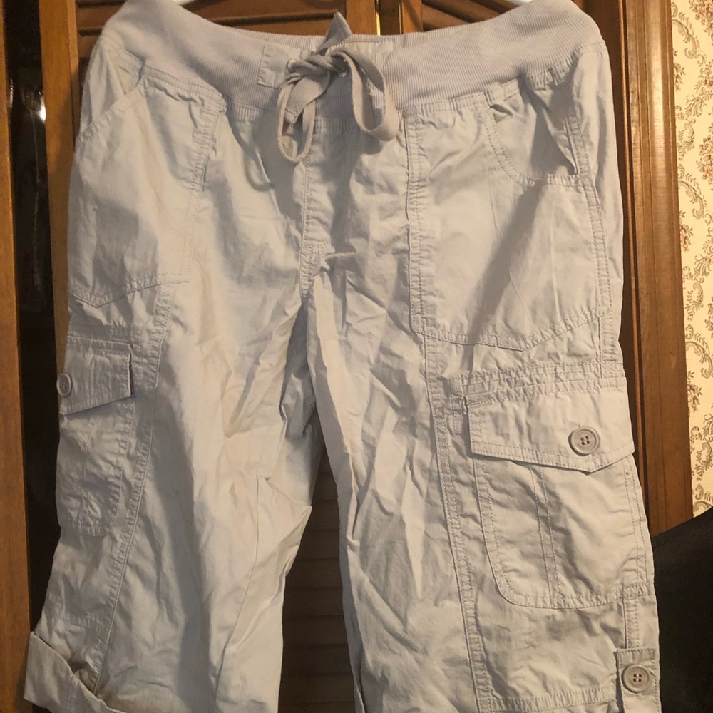 Khaki shorts/ crop pants